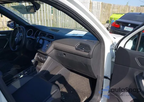 2021 Volkswagen Tiguan 2.0T Se/2.0T Se R-Line Black/2.0T Sel z USA, uszkodzony, nr VIN 3VV2B7AX1MM111619